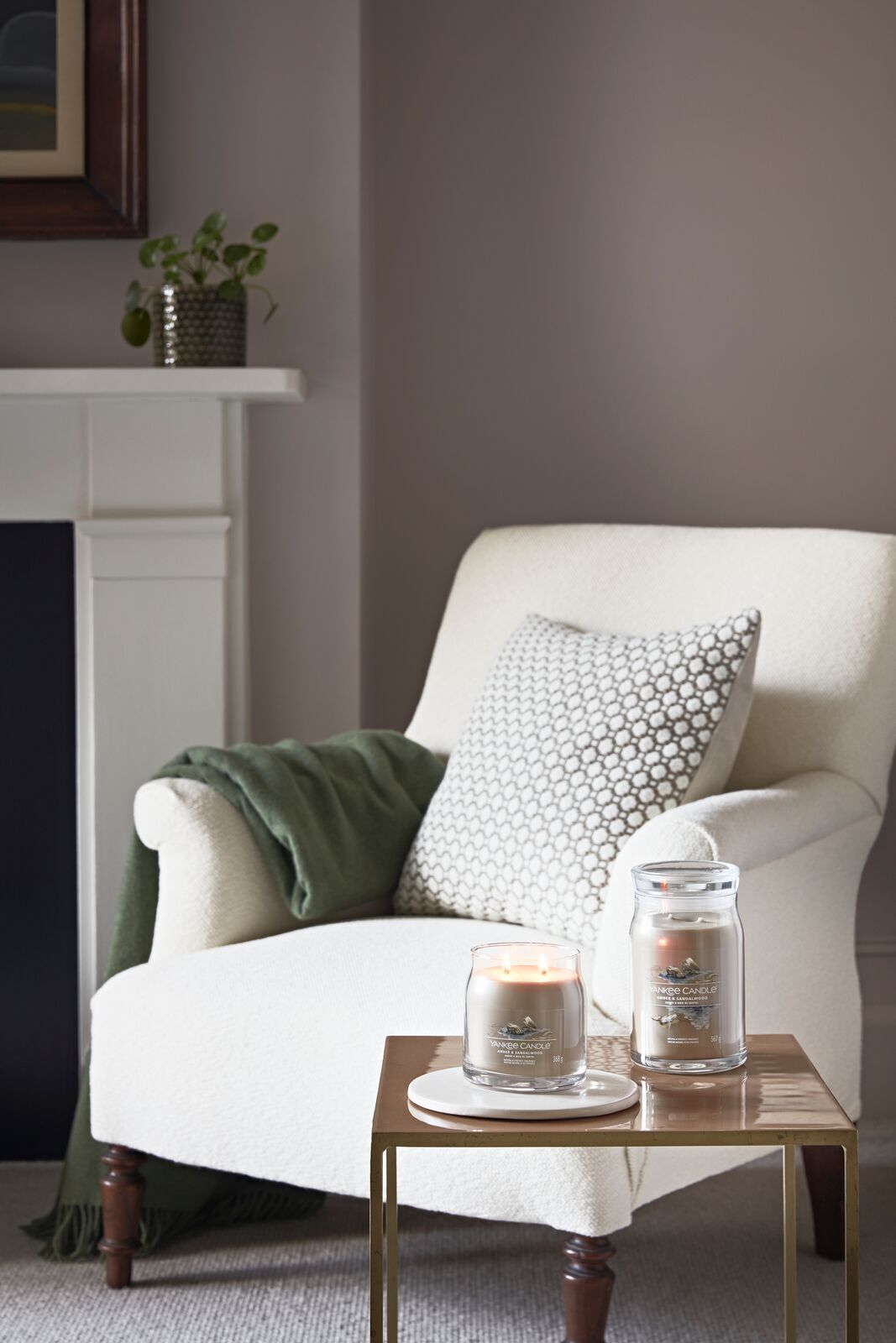 Amber & Sandalwood Signature Large Jar 567g 2-Docht