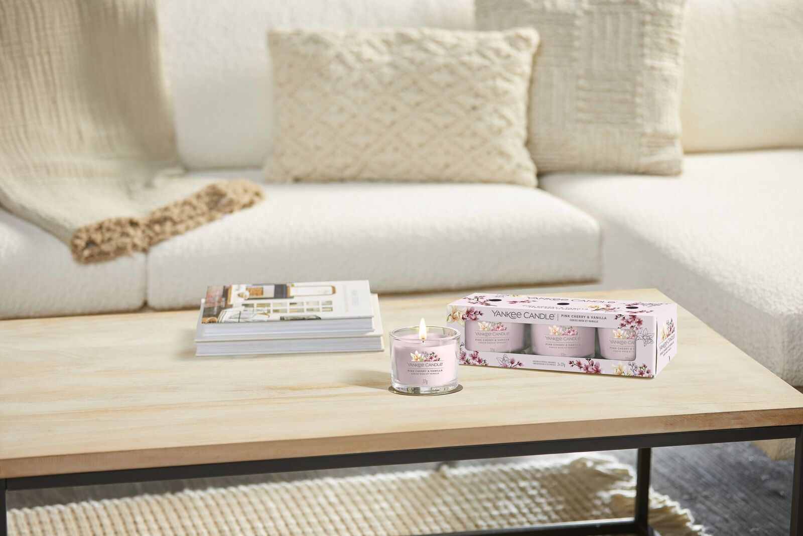 filled-votives_Set-2_Pink-Cherry-Vanilla Pink Cherry & Vanilla 37g Glasvotivkerze 3er Pack