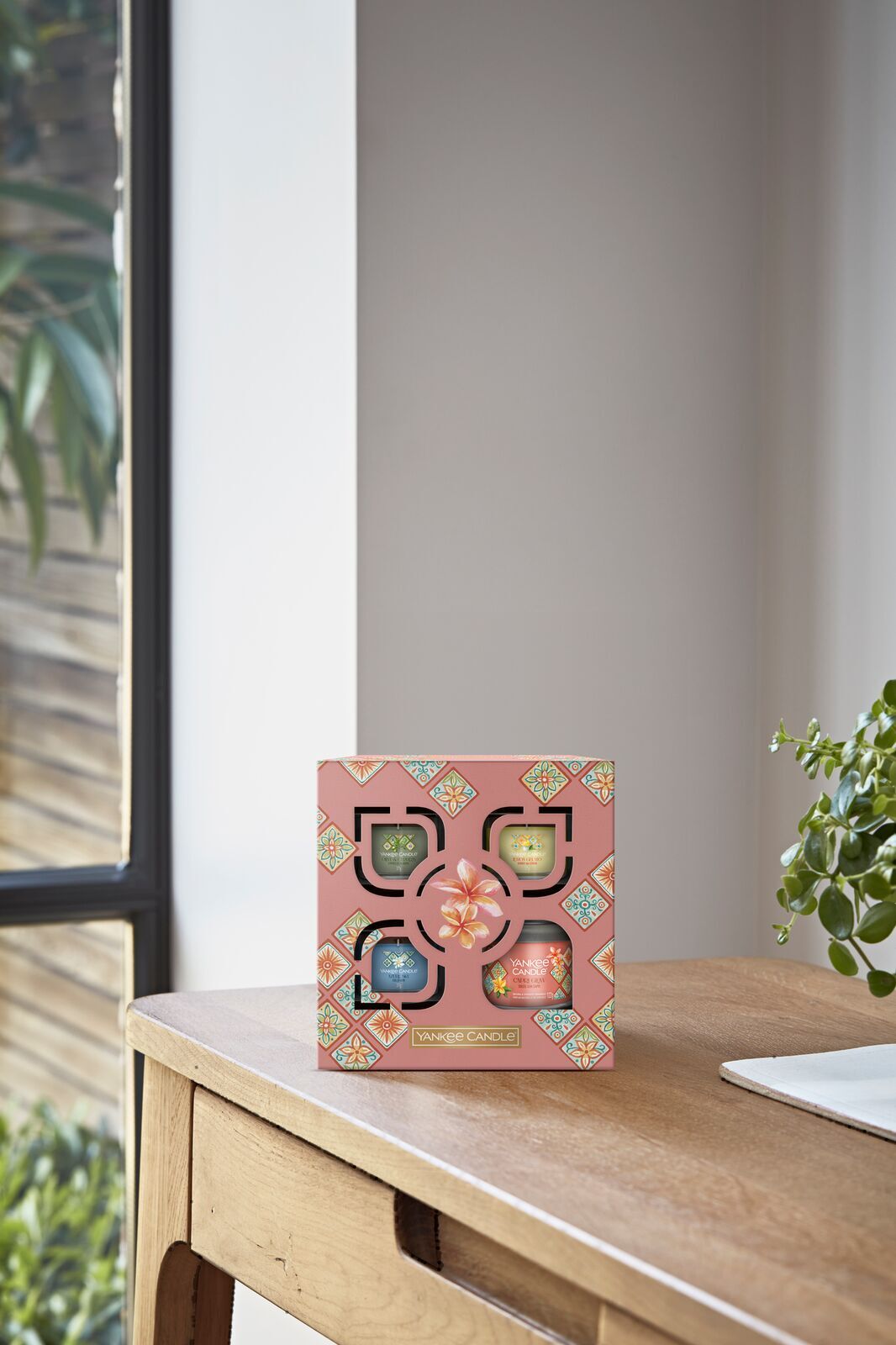 3 Glasvotivkerzen & kleiner Tumbler Geschenkset Hello Italy Drinnen, Innenarchitektur, Mobiliar, Tabelle