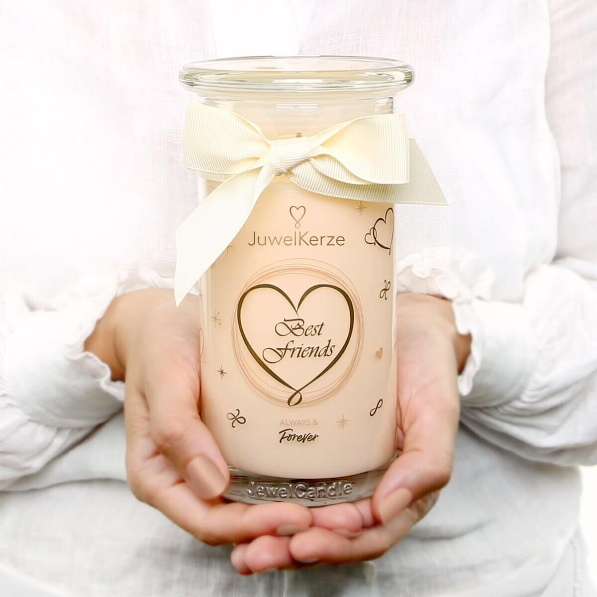 598b9272654bc74b1b99e0f8a4be6ebdd9799b2a_best_friends_duftkerze_mit_schmuck_juwelkerze_gallery_1_f92773be-552c-43ff-9e98-f67588a635e5_2048x Best Friends (Armband) 400g