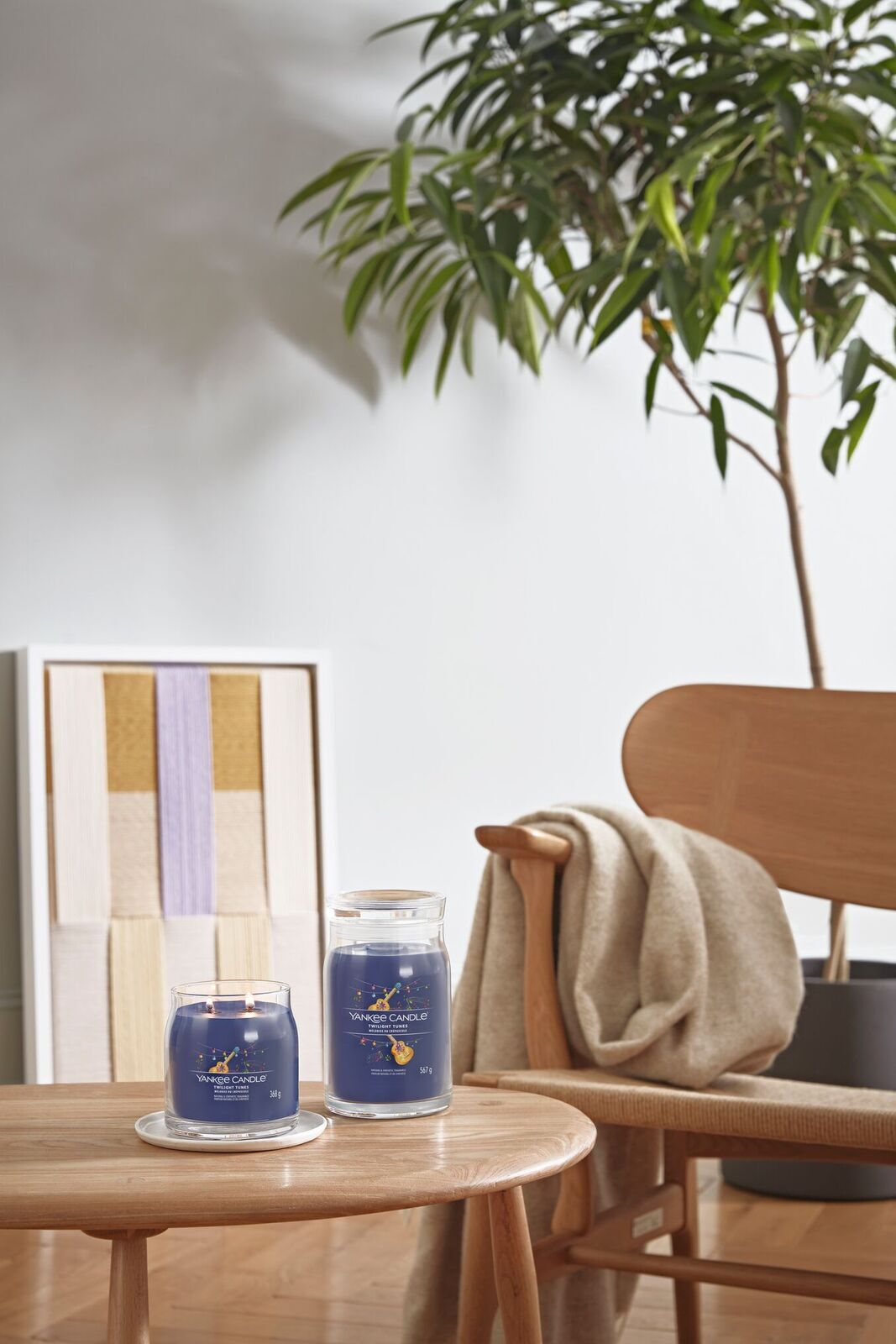 YC_SS23_1191_HRU Twilight Tunes Signature Medium Jar 368g 2-Docht