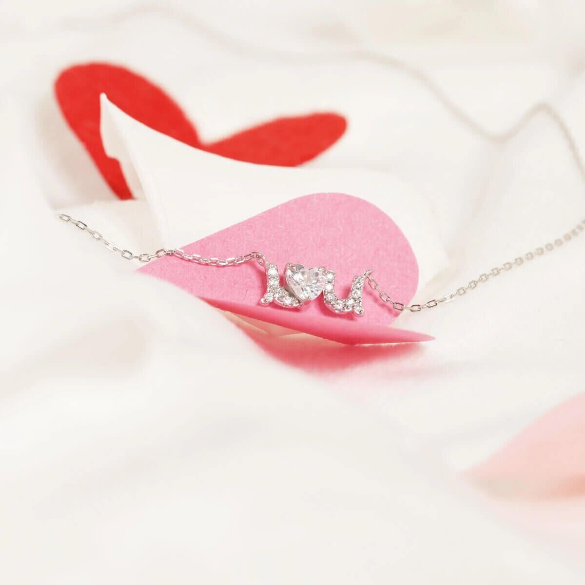 cec3e26cb1cd9f53d8151501b52beebf28c16fef_Sweet_Love_scented_candle_with_jewel_jewelcandle_jewellery_gallery_1_7616fd08-2747-4531-a00d-df278982dfe3_1512x Sweet Love (Halskette) 400g