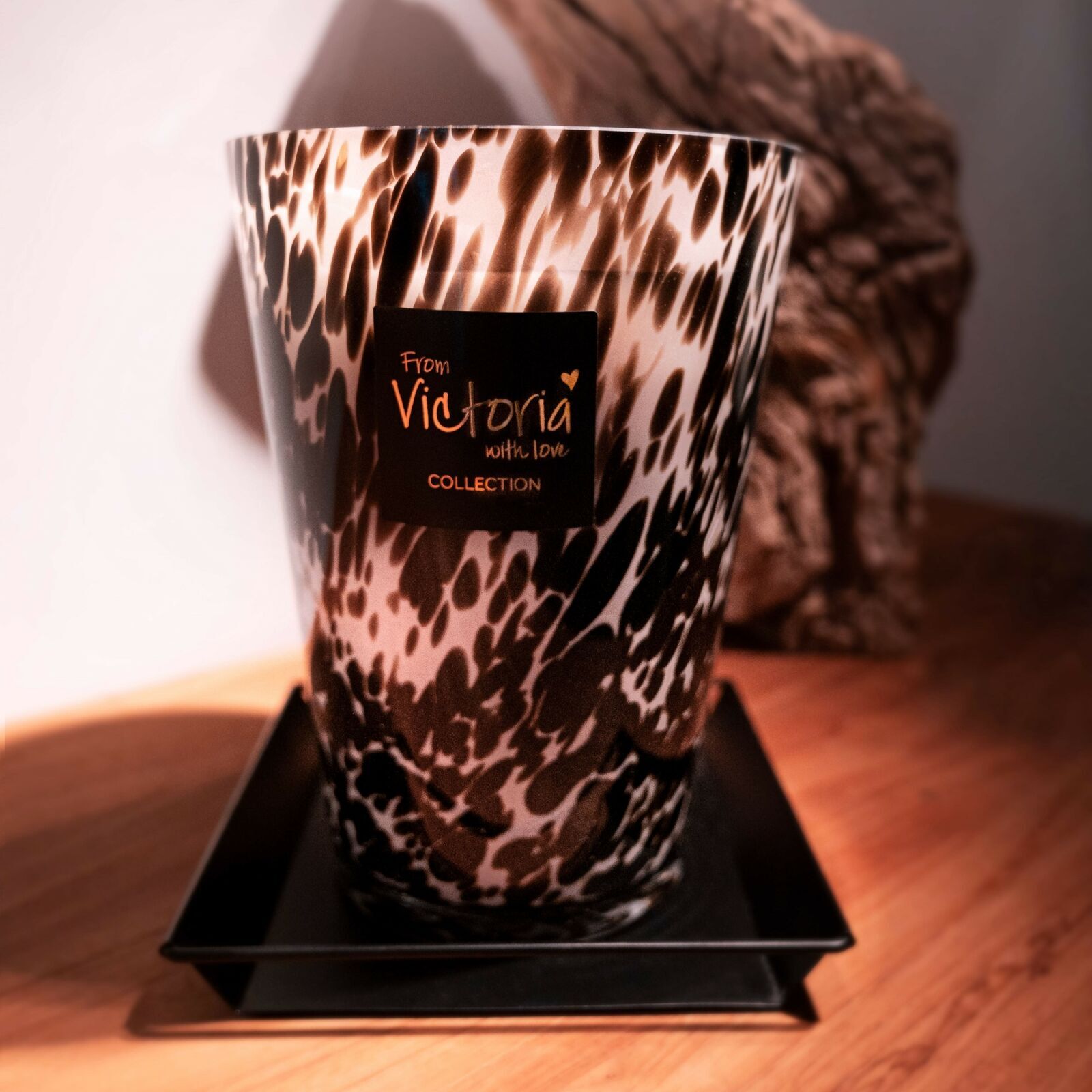 victoria-with-love4-scaled Dots White 777g