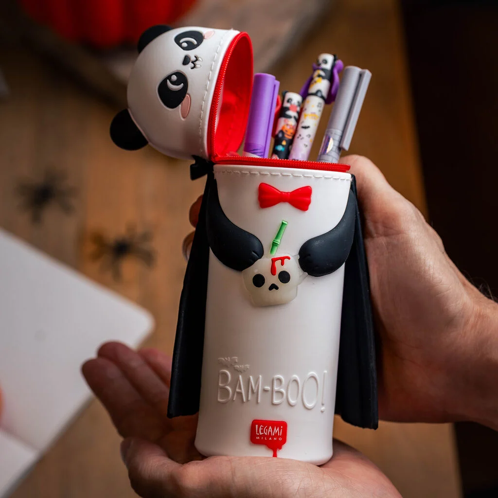 2-in-1-Federmäppchen aus Silikon Panda „Bam-Boo“ - Kawaii Schreibset, Panda, Kulturtasche, Skull, Bleistifte