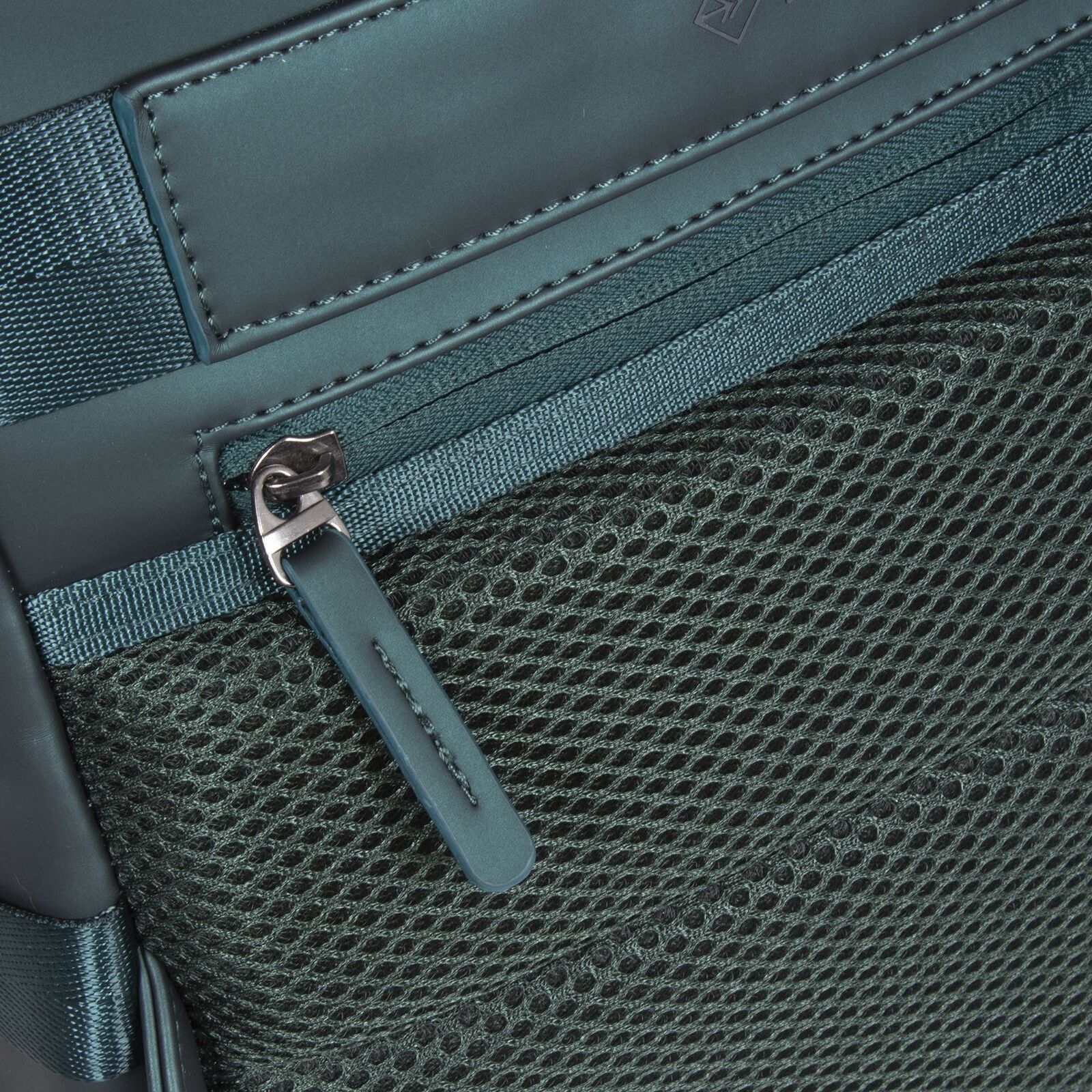 g49s1Hc8 William - Riverside Rolltop Rucksack dunkelgrün metallic