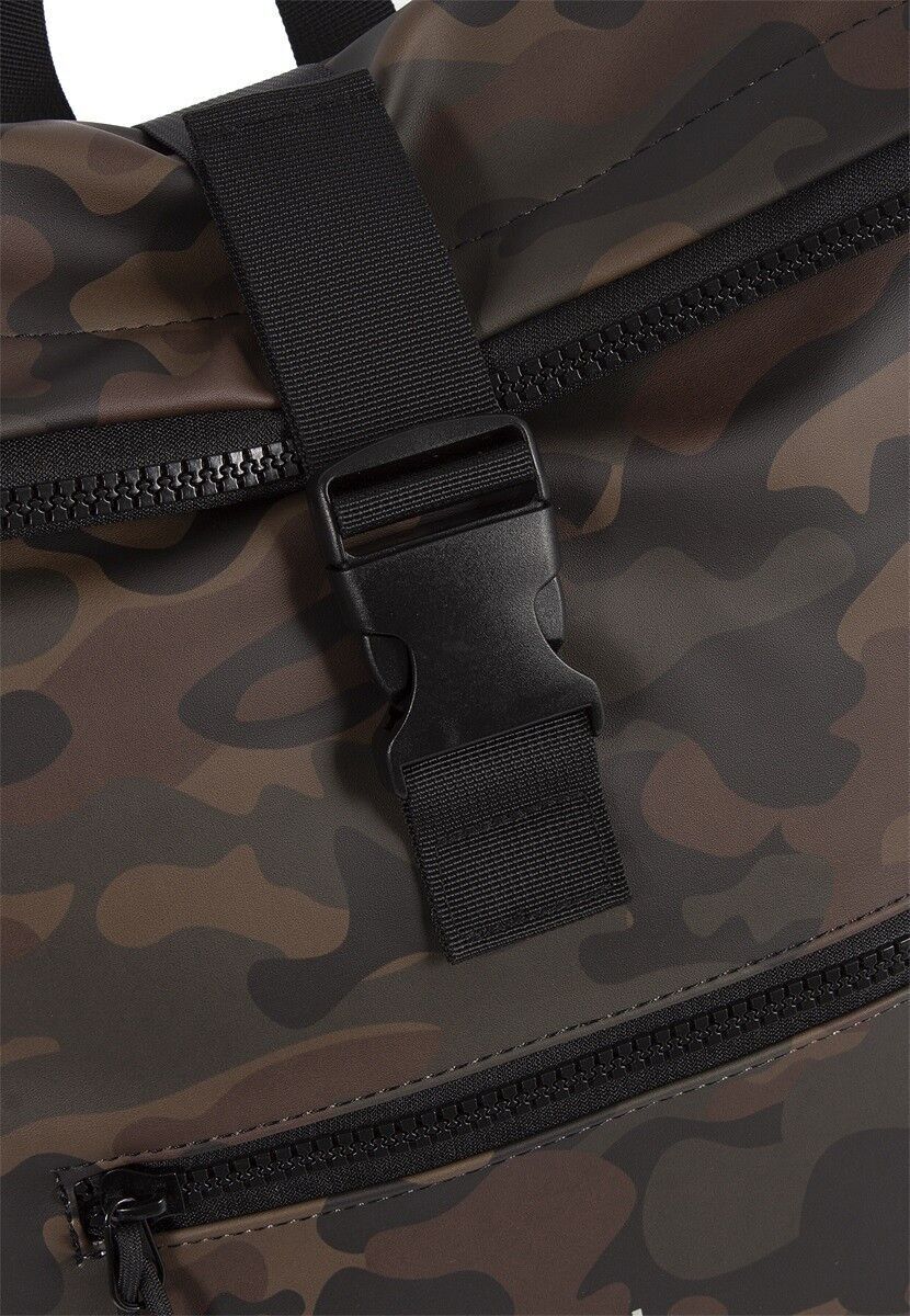 6886CA7E312E2EDC82A8A796EE4B58CD86F79943 Mart - New York Rolltop Rucksack grün camouflage