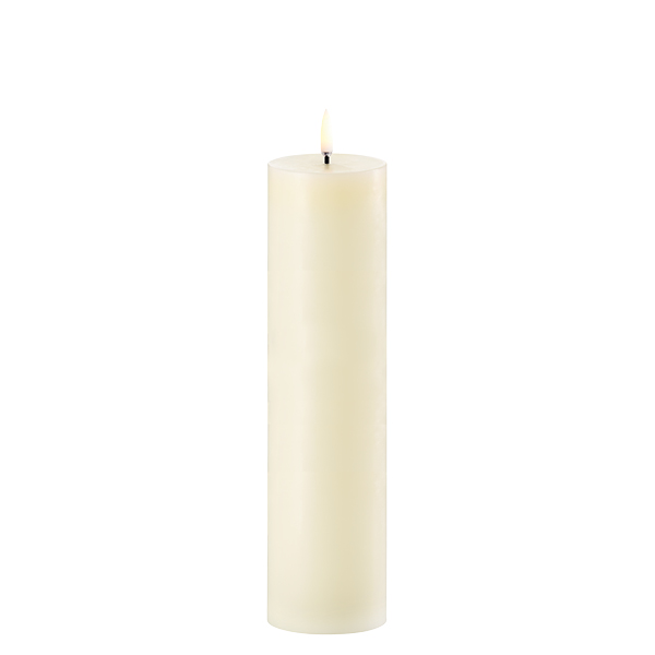 Uyuni LED Stumpenkerze 5,8 x 22cm ivory