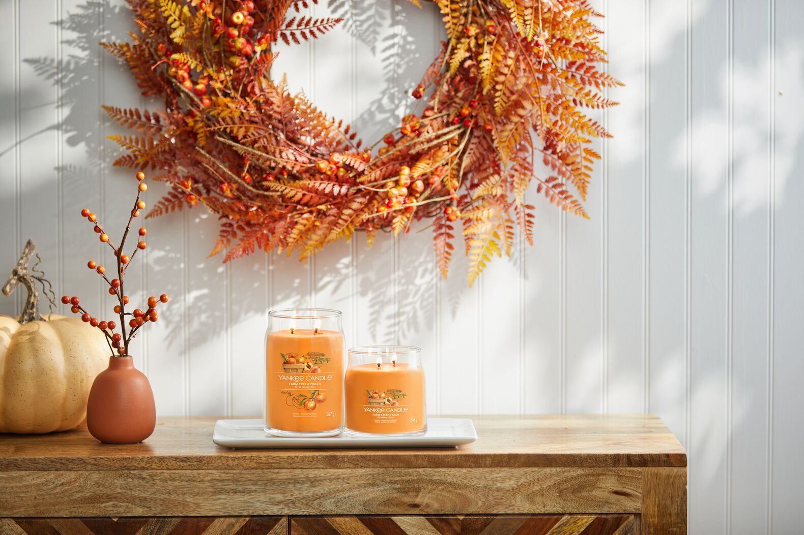 Farm Fresh Peach Signature Medium Jar 368g 2-Docht