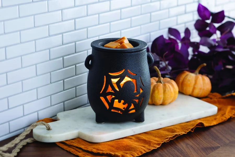 Creepy Cauldron elektrische Duftlampe Duftlampe, schwarze Keramik, Kürbisgesicht, Halloween-Dekor, Teelichthalter