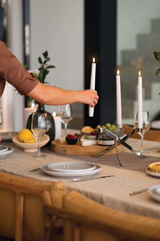 Taper-Candles-at-Dinner-small Uyuni LED Tafelkerze 75cm nordic white