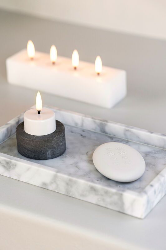 Tealight-Quattro-Remote-on-marble-holder-small Premium Fernbedienung für Uyuni LED Kerzen