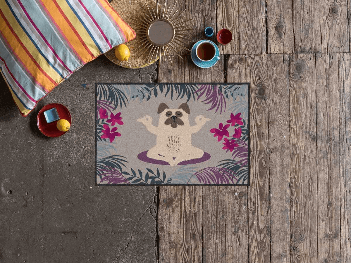 sld2410-050x075_yoga-mops_m1 Wohnmatte Yoga Mops