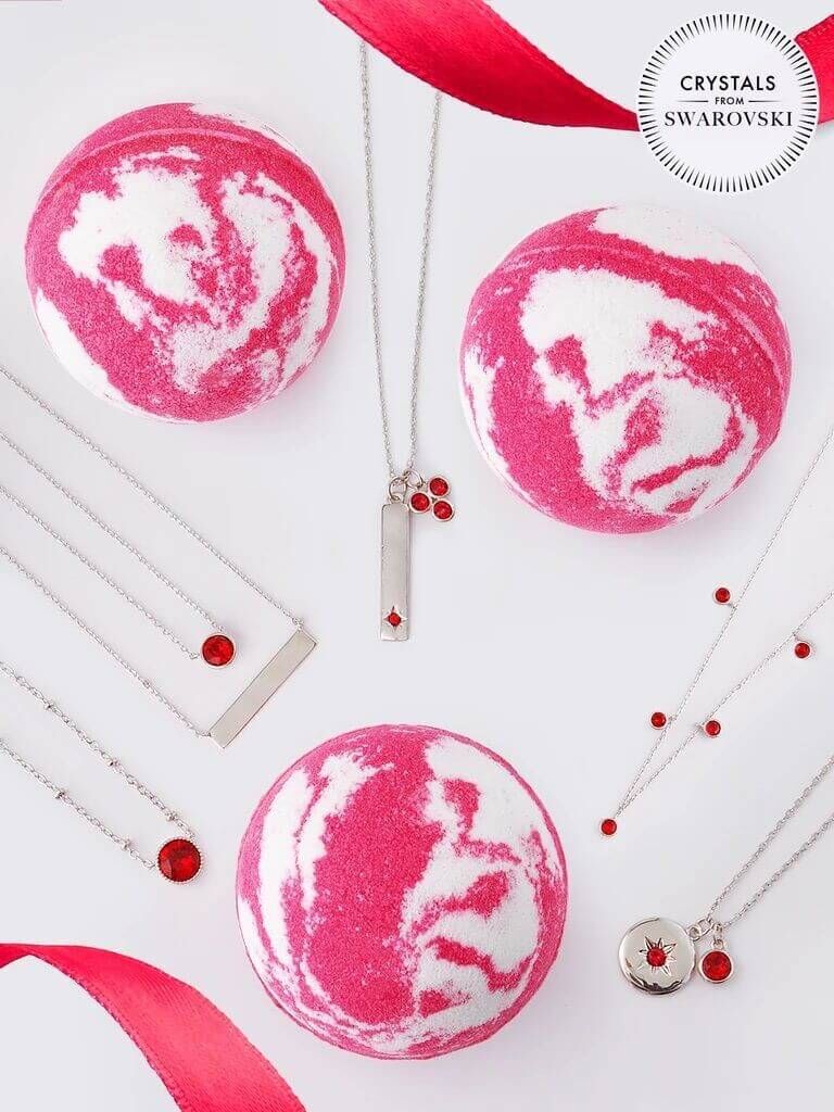 Juli Rubin Geburtsstein Badebombe (Halskette)