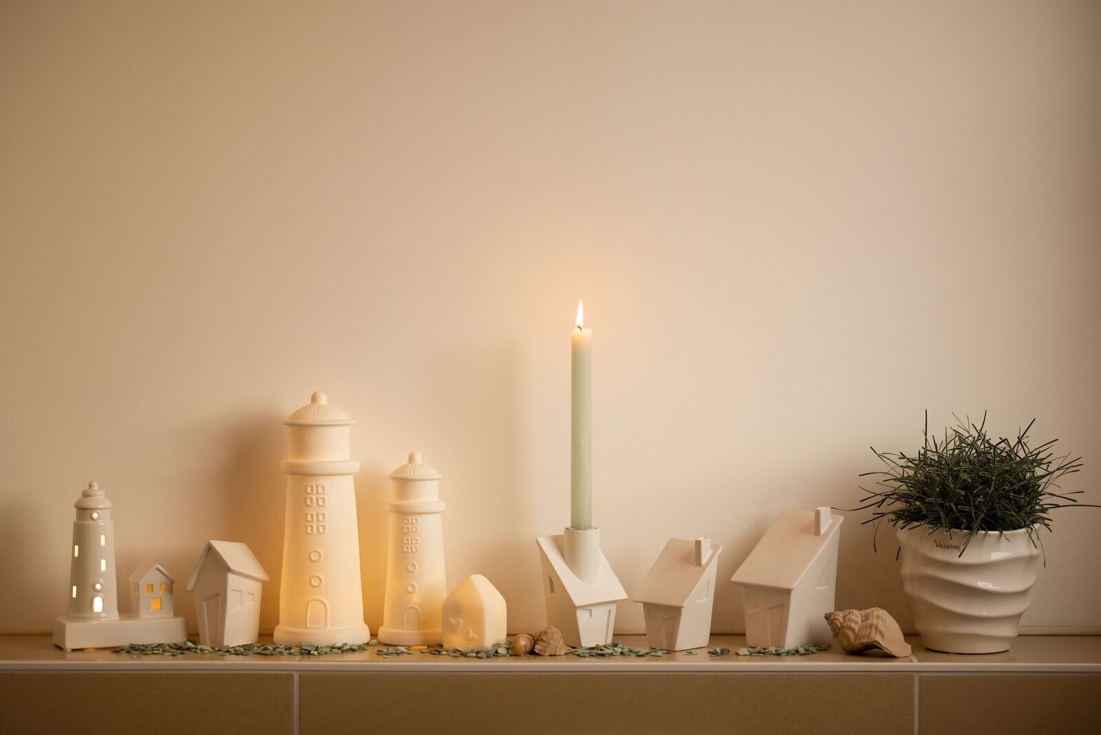 _DSC2120 Leuchtturm & Haus auf Sockel 17cm