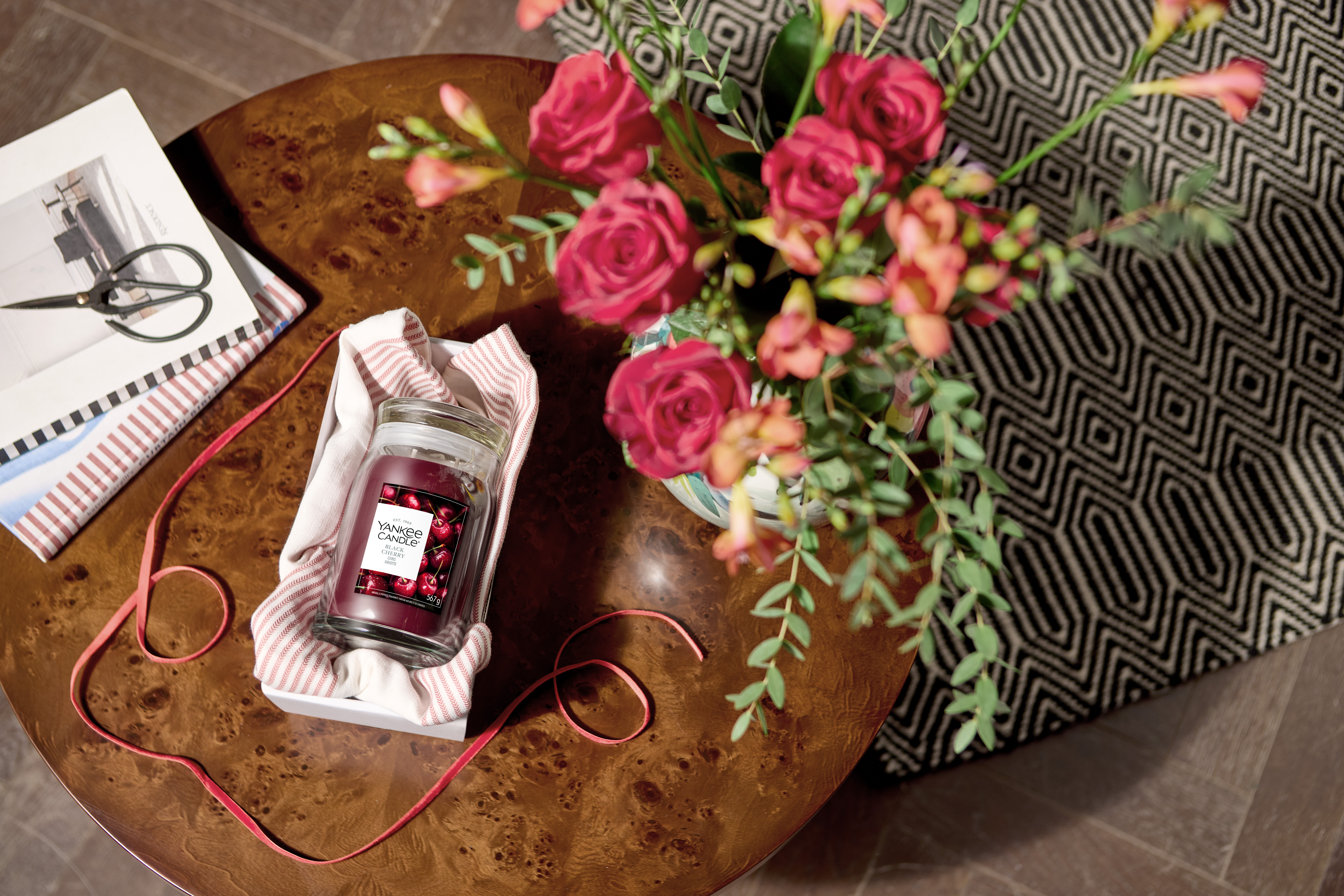 Black Cherry Signature Jar 567g 2-Docht Black Cherry Signature Jar 567g 2-Docht