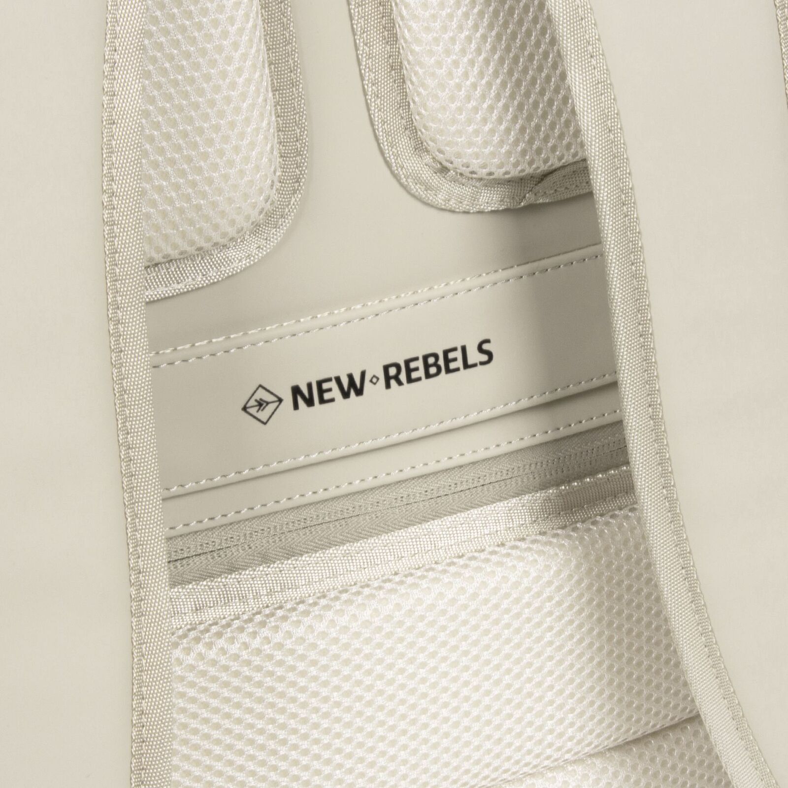 William - Riverside Rolltop Rucksack beige