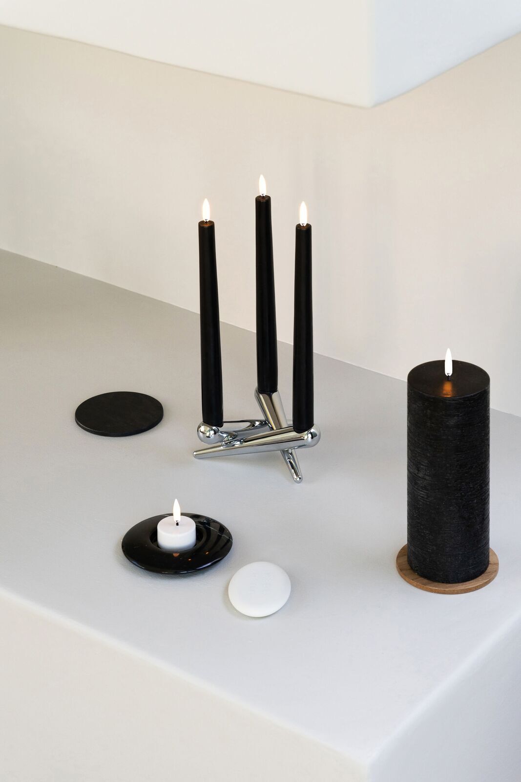 Black-tapers-and-pillar-candle-with-remote-large Uyuni LED Tafelkerze 25cm Black 2 Stück