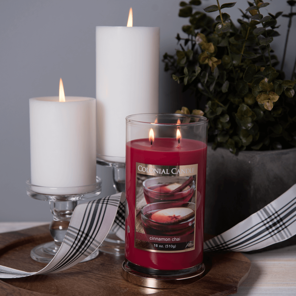 CC127342_Lifestyle Duftkerze Colonial Cinnamon Chai - 538g