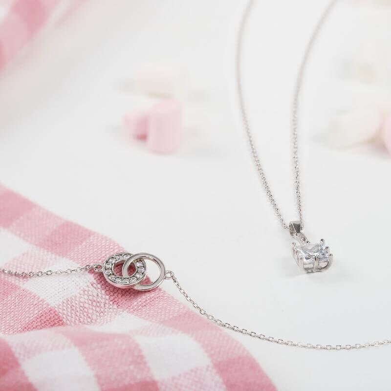 726bb1e706a71249fc6f68867edc6c4d93bb75f0_marshmallow_fondue_scented_candle_with_jewel_jewelcandle_gallery_4_8cfa82b3-4cc6-4a2f-ab84-8df2eec4d955_800x Marshmallow Fondue (Halskette) 400g Swarovski Edition