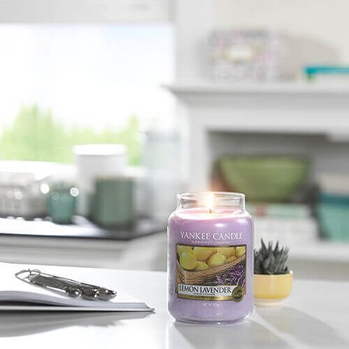 FOM-July_Lemon-Lavender_Distributors Yankee Candle Lemon Lavender 623g Live Style