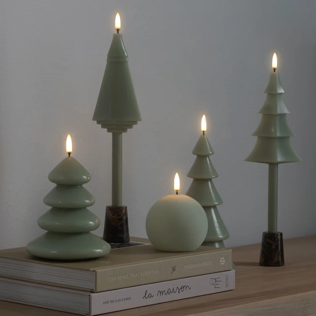 kerzenhalter, kegelnut, weihnachtsdeko, grüne skulpturen, tresen dekoration