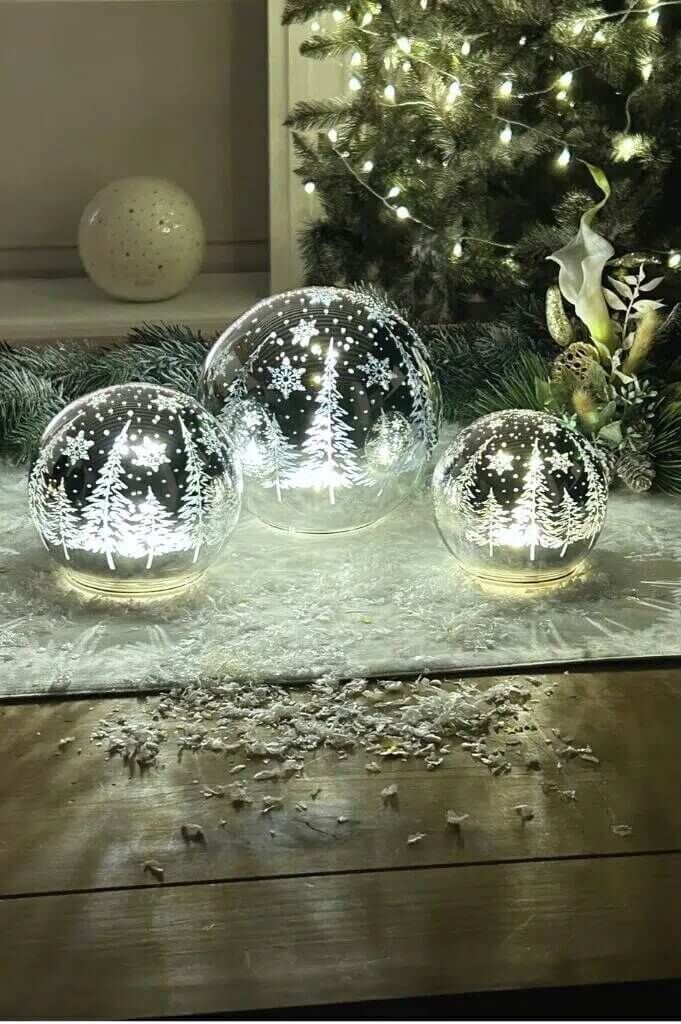 Lichtkugel Fabola Wald 15cm LED silber Weihnachten, Weihnachtsdekorationen, Festival, Weihnachtsbaum, Christbaumschmuck