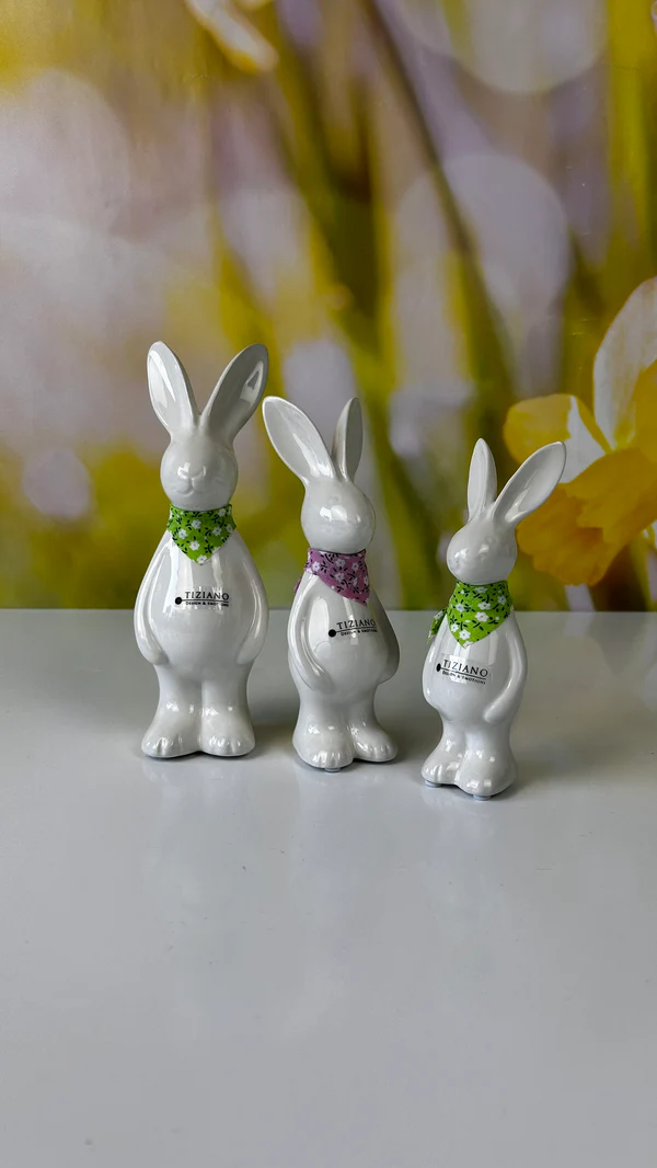 Hase Gabrio mit Halstuch grün 16cm cremeweiß