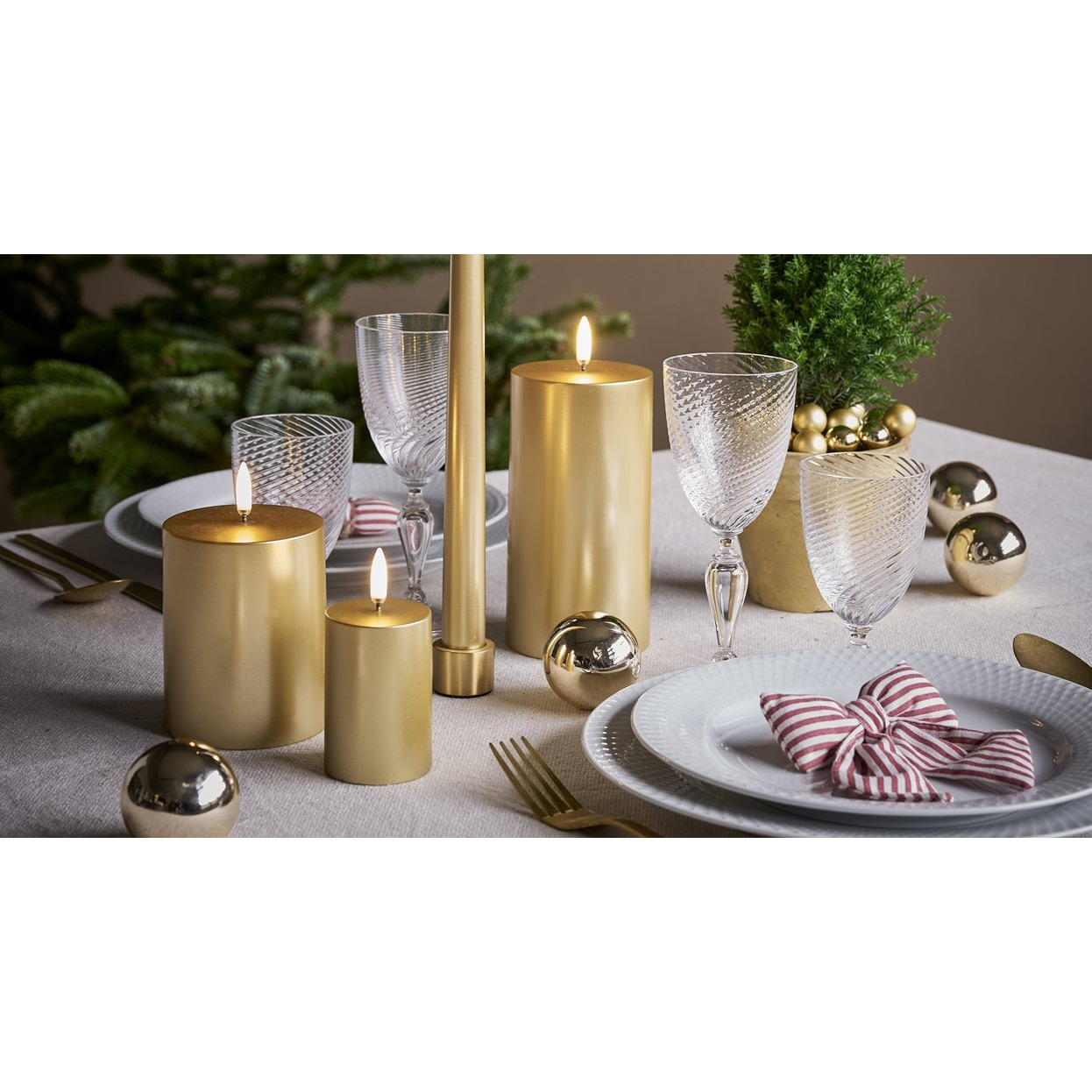 gold, Kerzen, Tafelgeschirr, Gläser, Dekoration