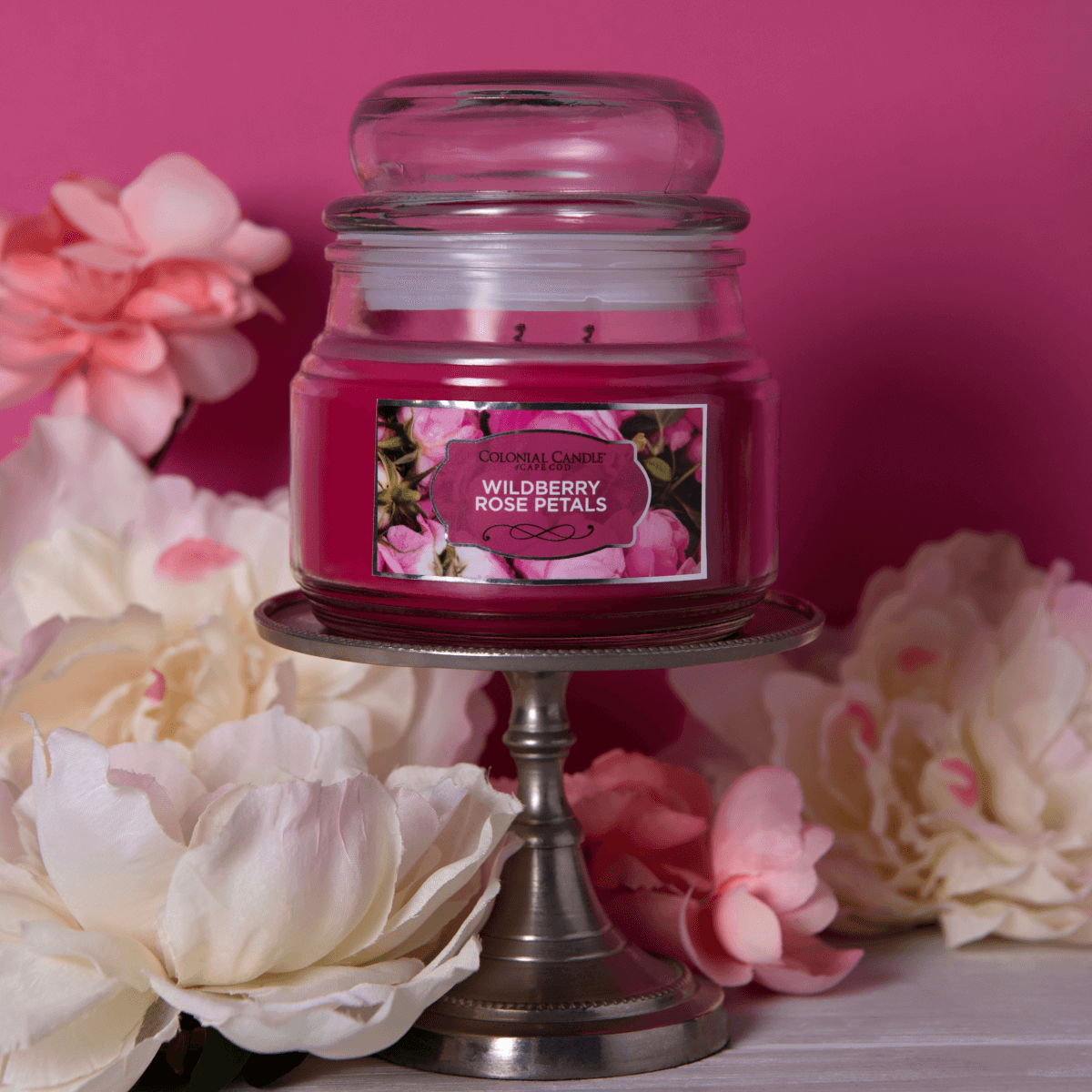 CC127554_Lifestyle Duftkerze Wildberry Rose Petals Terrace - 255g