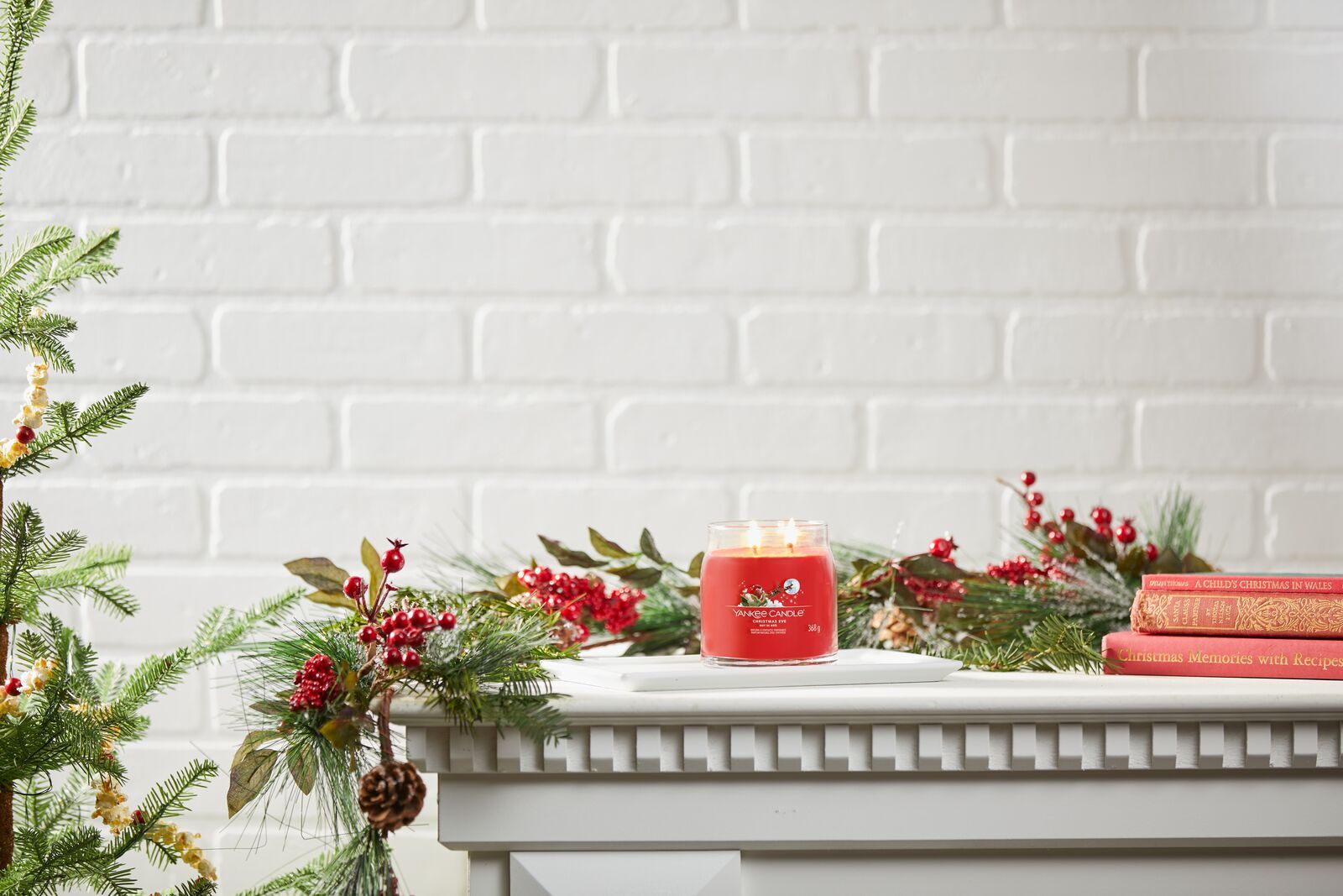 Christmas_Eve_Medium-1 Christmas Eve Signature Medium Jar 368g 2-Docht