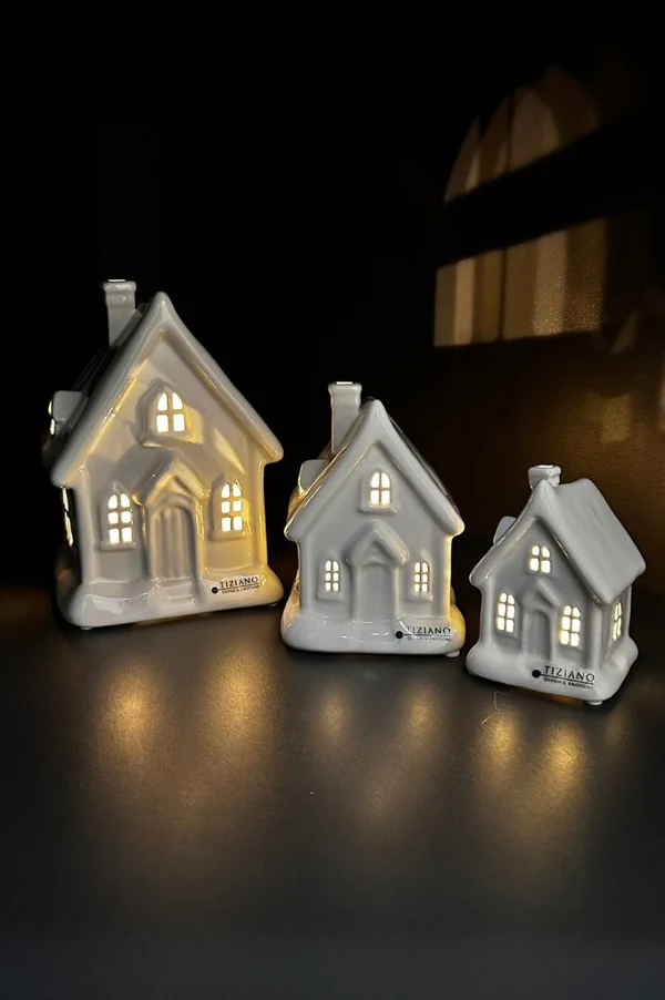 Lichthaus Cascata mit Schnee 13cm LED cremeweiß Lichthaus Cascata mit Schnee 13cm LED cremeweiß