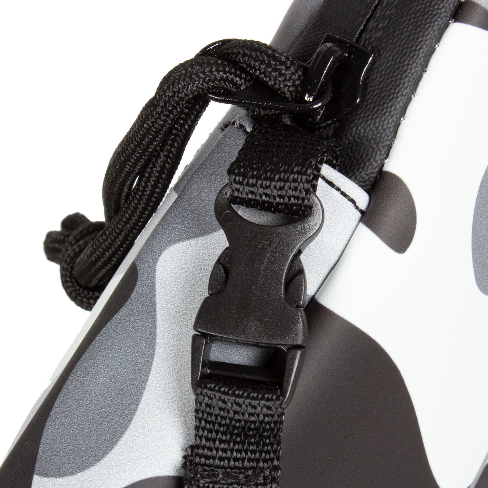 xl8QP-OE Mart - Philadelphia Handytasche schwarz/weiß camo