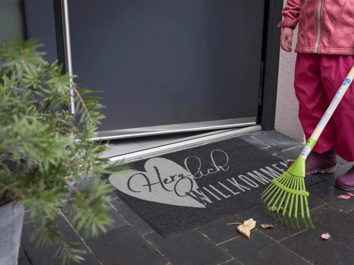 sld2402-050x075_herzlichst-grau_m1 Wohnmatte Herzlich Grau