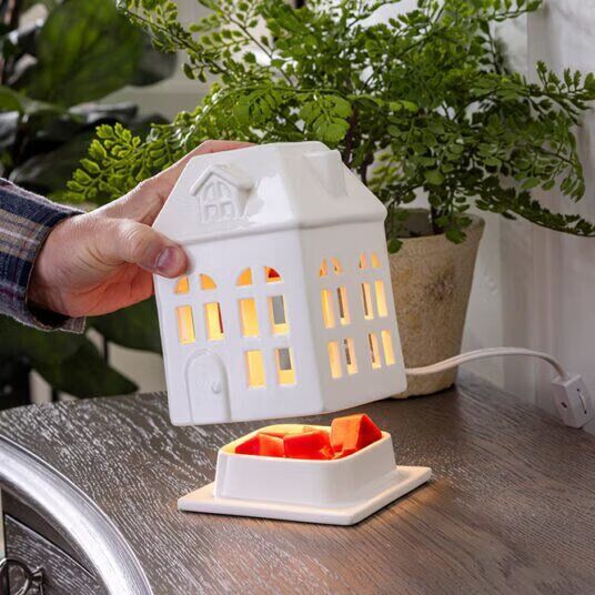 Canopy Porcelain House elektrische Duftlampe Canopy Porcelain House elektrische Duftlampe