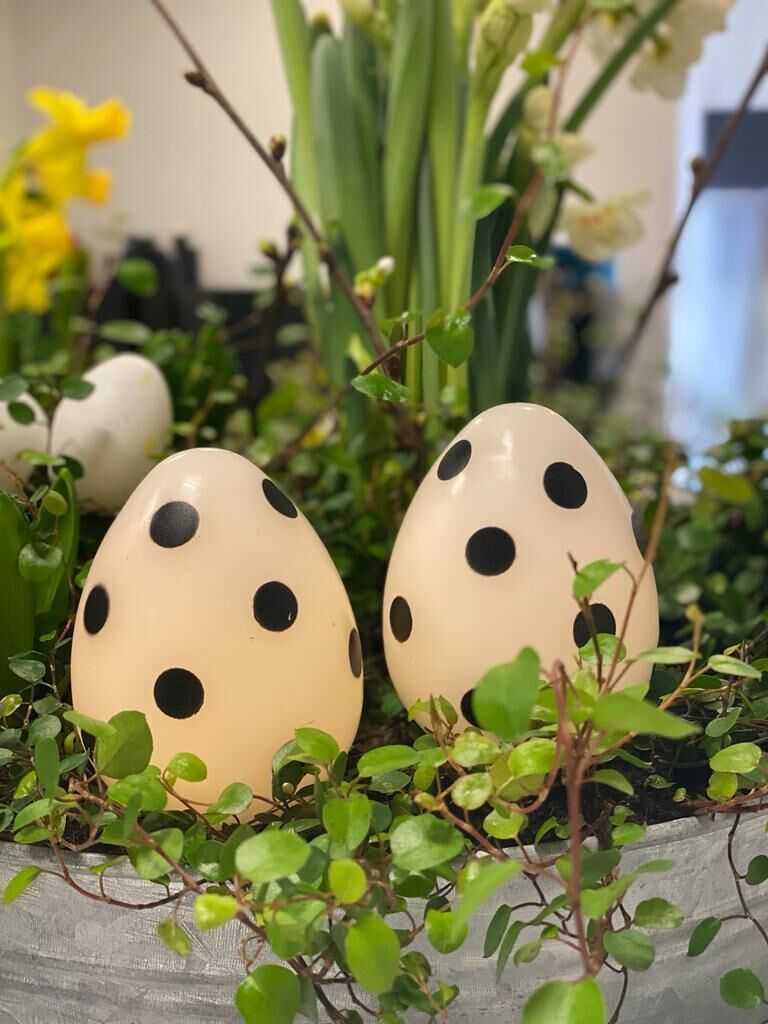 LED Osterei weiß mit Punkten