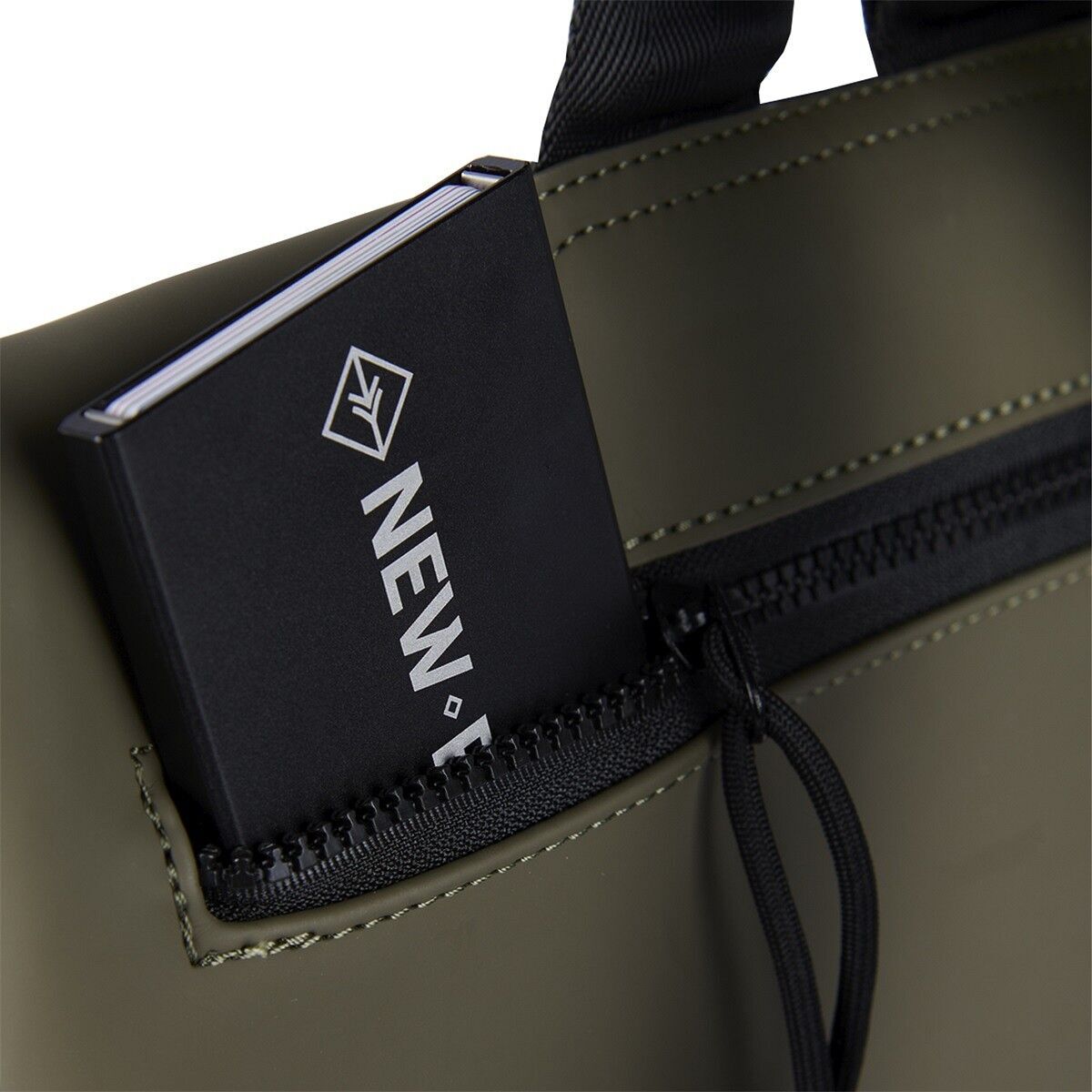 Bowie - Los Angeles Rolltop Rucksack olive