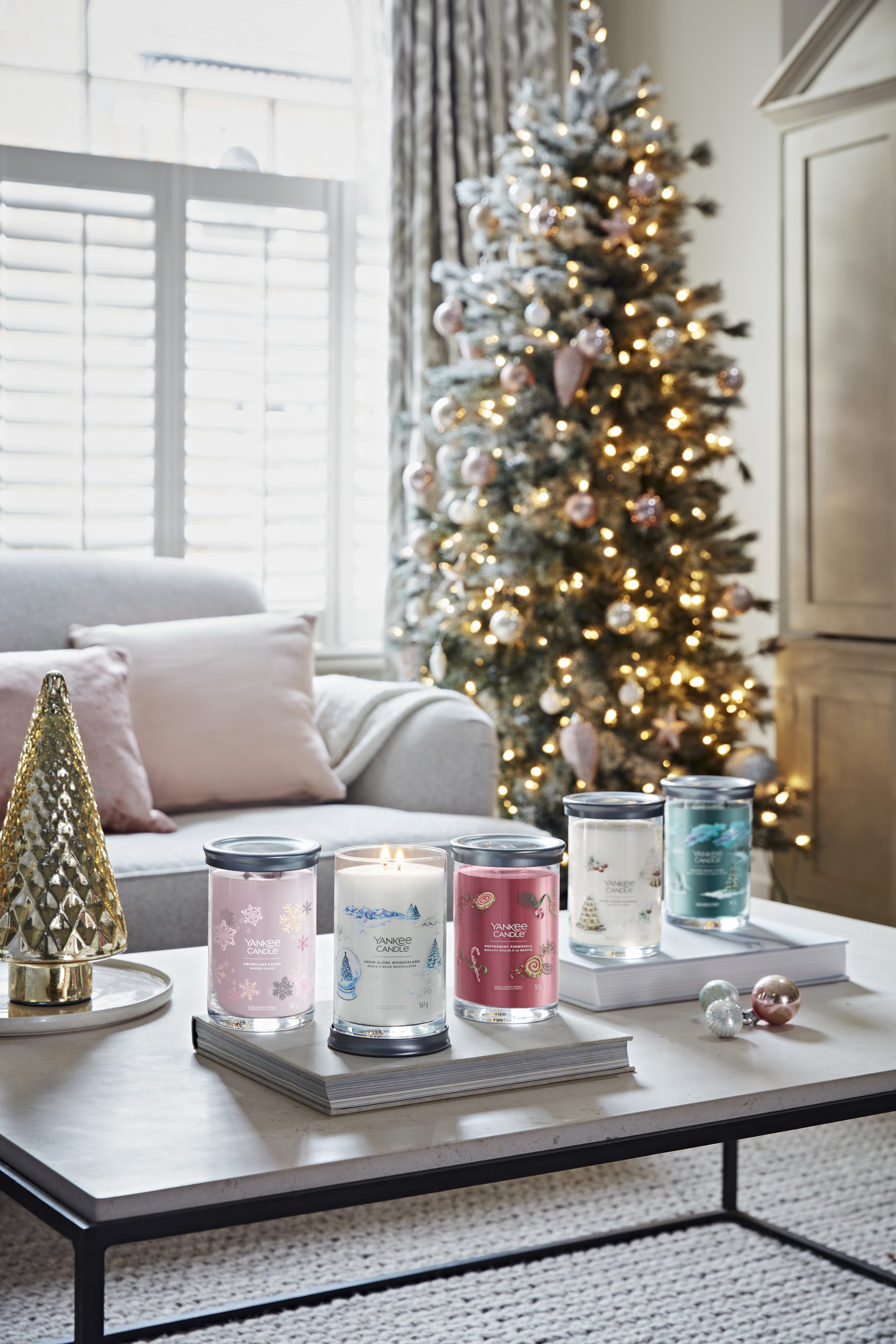 Snowflake Kisses Signature Tumbler 567g 2-Docht