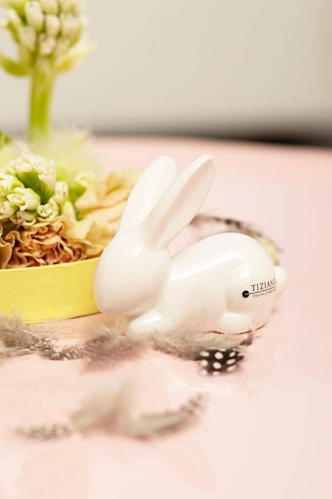 Hase Fabrio schlafend creme 19cm Essen, Präsentation des Essens