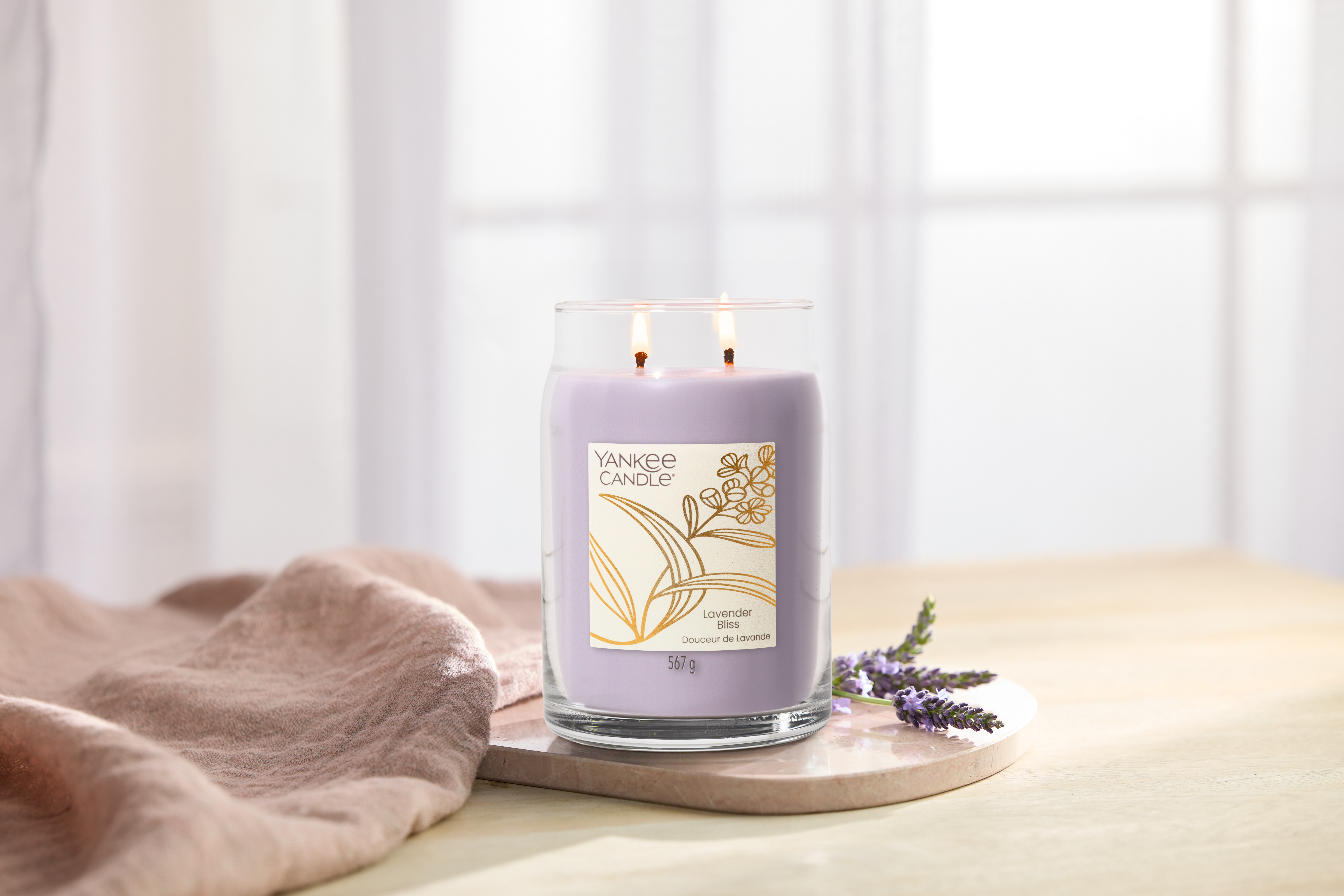 Lavender Bliss Signature Large Jar 567g 2-Docht