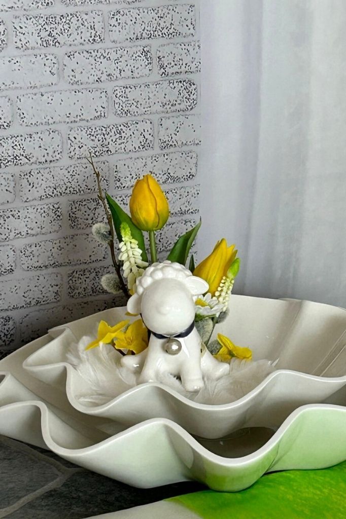 Lamm Tonja mit Glöckchen 13cm cremeweiß