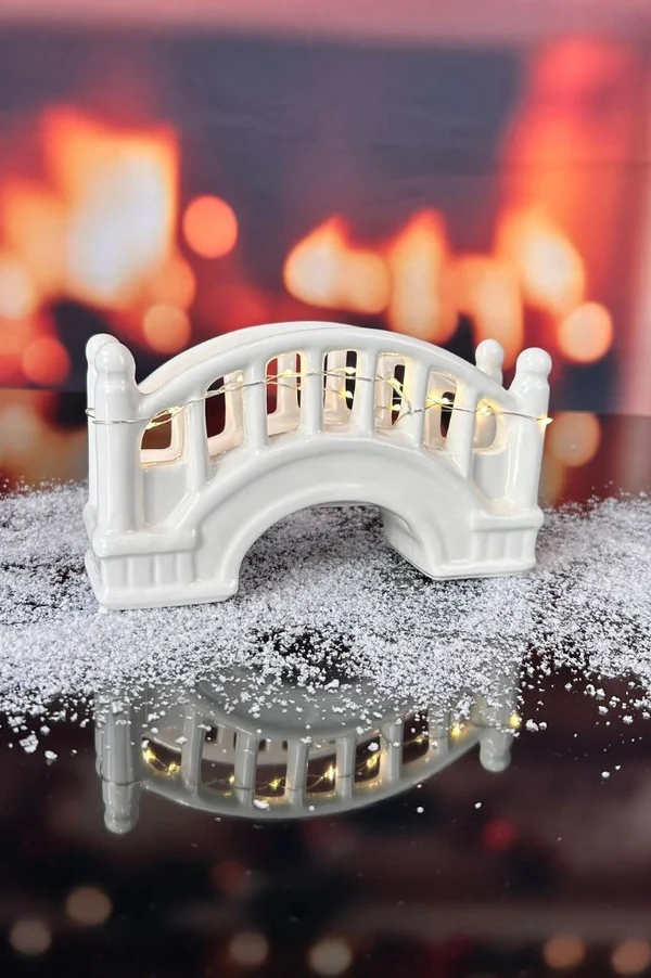 Weihnachtsdeko, Brücke, Schnee, Lichterkette, Deko-Objekt