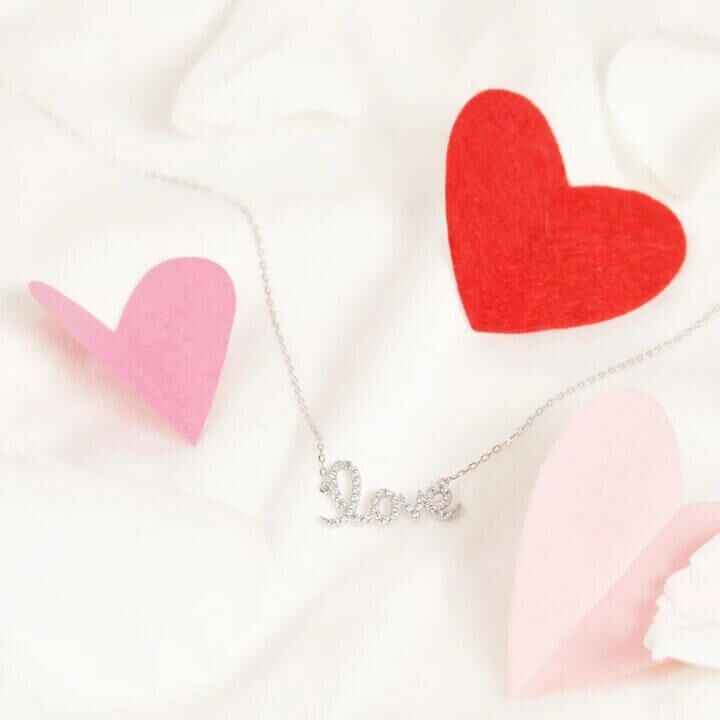 89952376d9590fdc24a2a7bb0a80436983888a93_Sweet_Love_scented_candle_with_jewel_jewelcandle_jewellery_gallery_3_52c8390a-3416-4d89-9b83-764de2bacb35_720x Sweet Love (Halskette) 400g