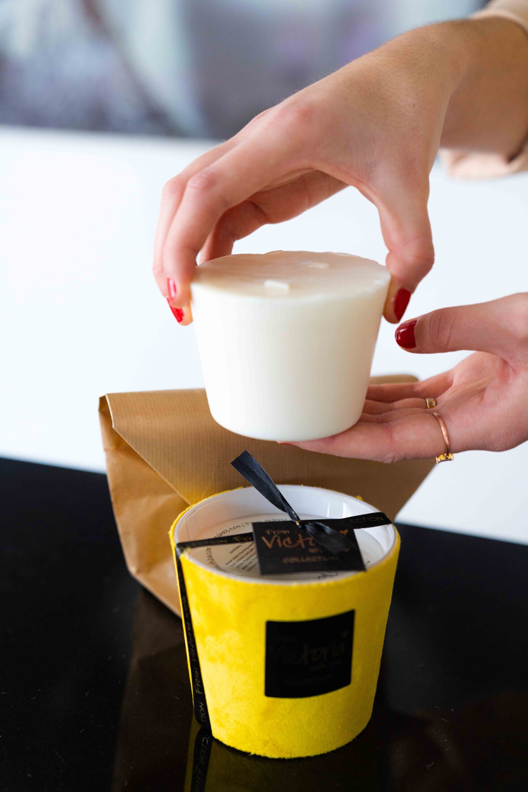 Victoria-With-Love-Scented-Luxury-Design-Candles-17-scaled Nachfüller Victoria 3370g