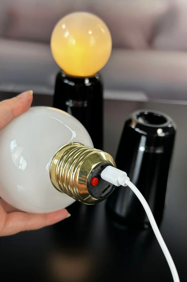 Deko Glühbirne LED mit Kabel USB 9,5cm