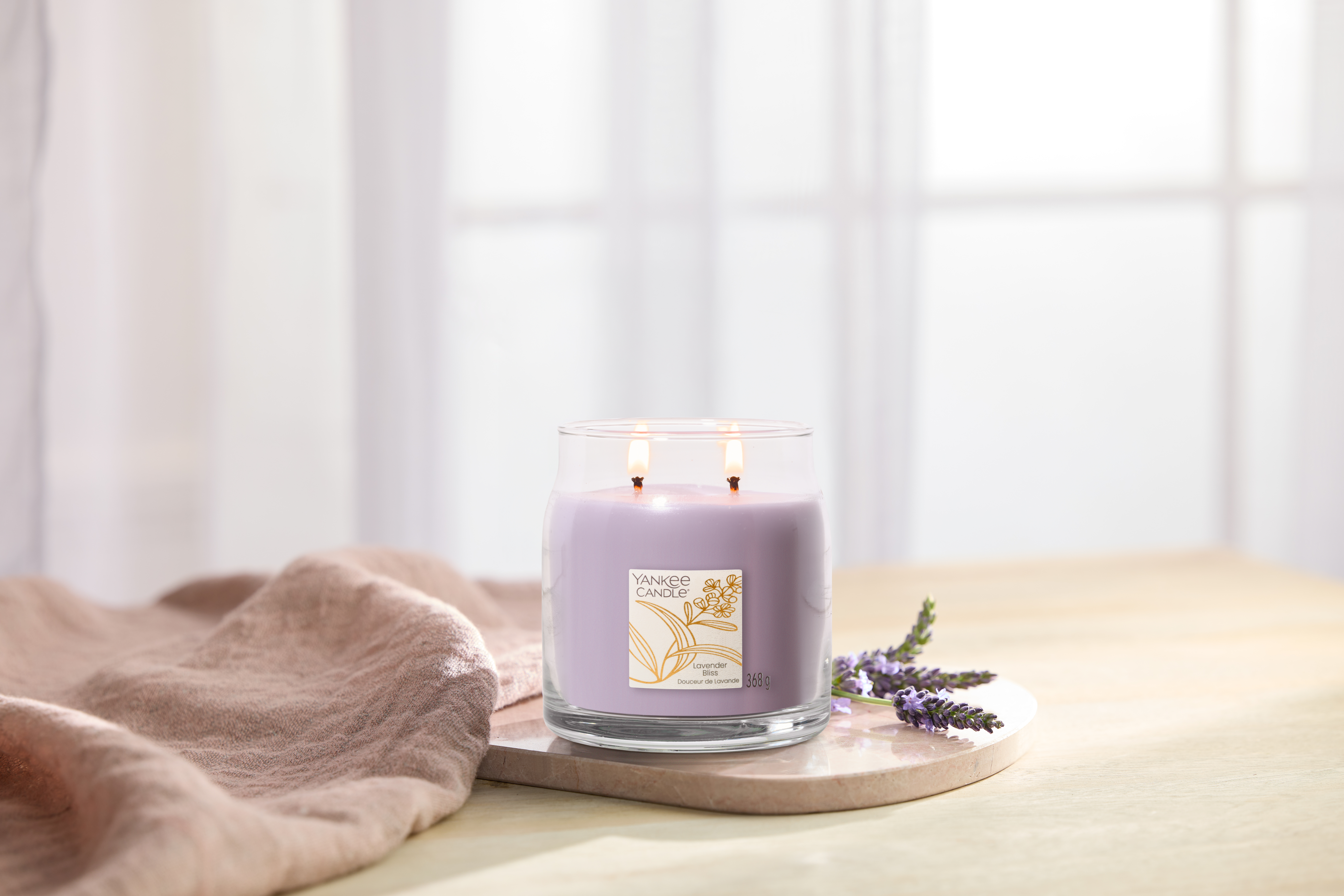 Lavender Bliss Signature Medium Jar 368g 2-Docht Lavender Bliss Signature Medium Jar 368g 2-Docht