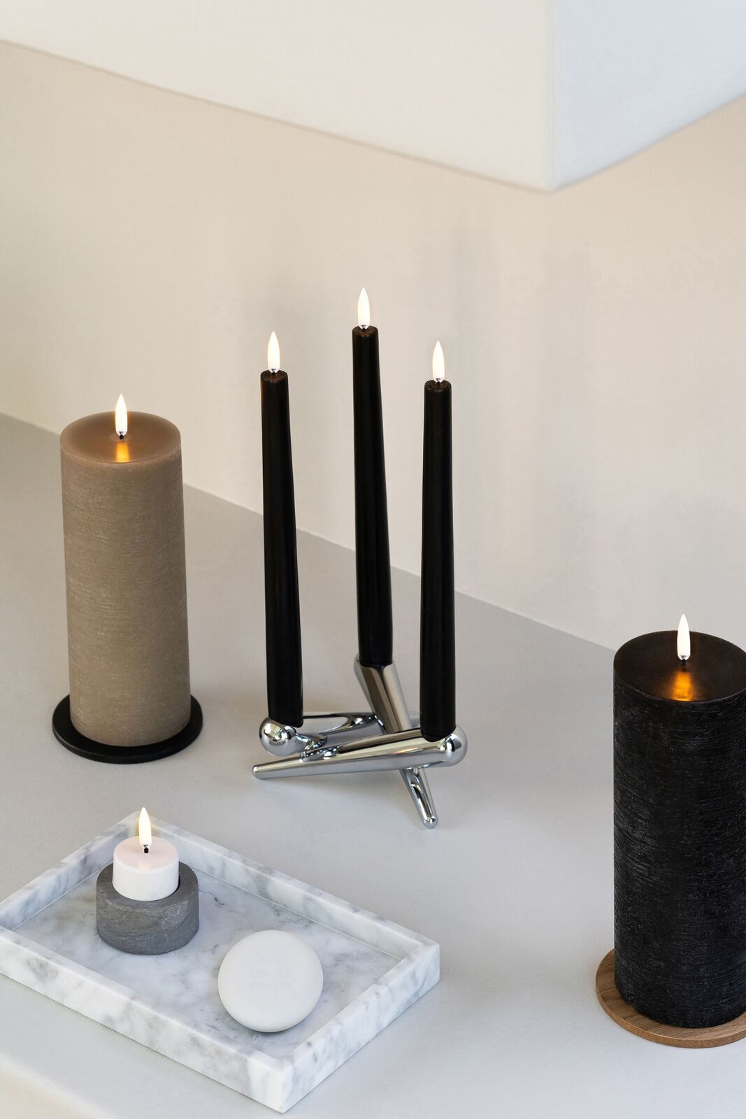 Black-tapers-Pillar-with-Sandstone-pillar-and-tealight-candle-large Uyuni LED Tafelkerze 25cm Black 2 Stück