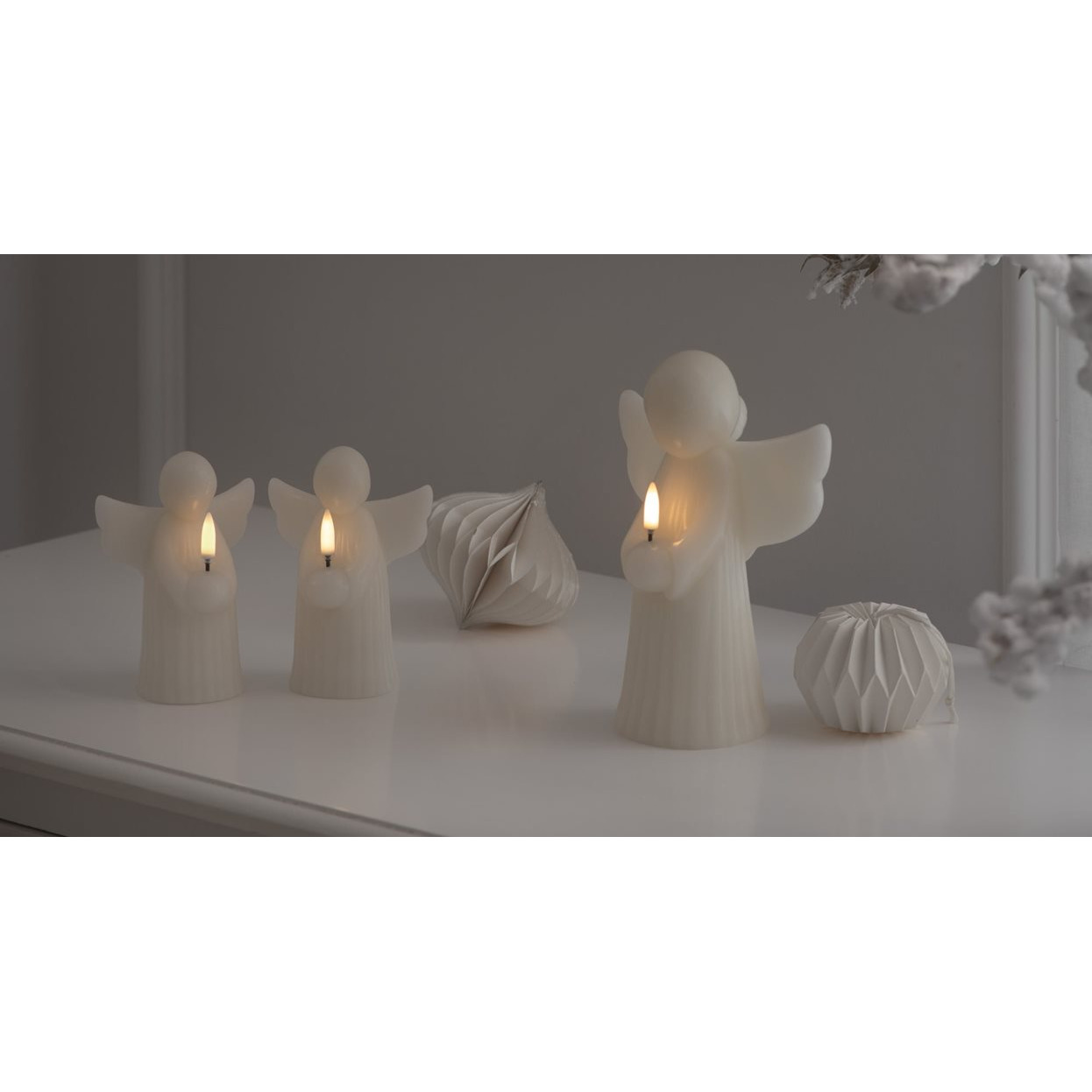 Piffany LED Kerze Angel Vanilla Smooth 14x19cm Engel-LED, Kerzenhalter, Kerzenlicht, Weihnachtsdeko, Weiß