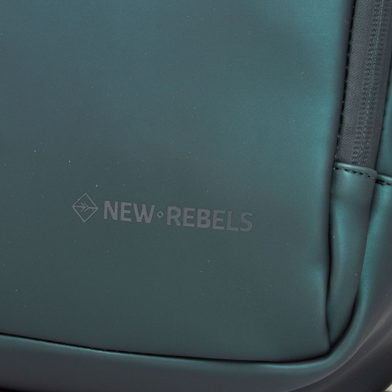 Harper - Queens Rucksack grün metallic