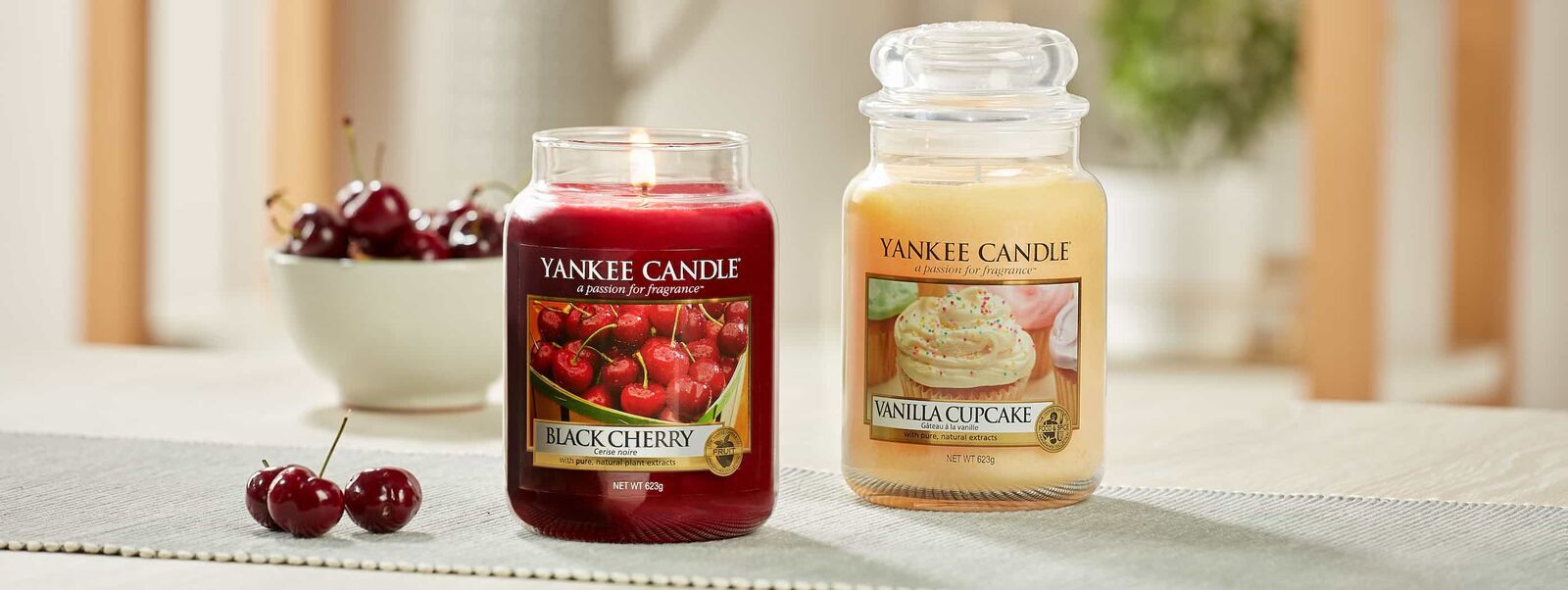 Yankee Candle, Duftkerze, Duftkerze im Glas, Housewarmer, Classic, großes Glas, Black Cherry, Vanilla Cupcake
