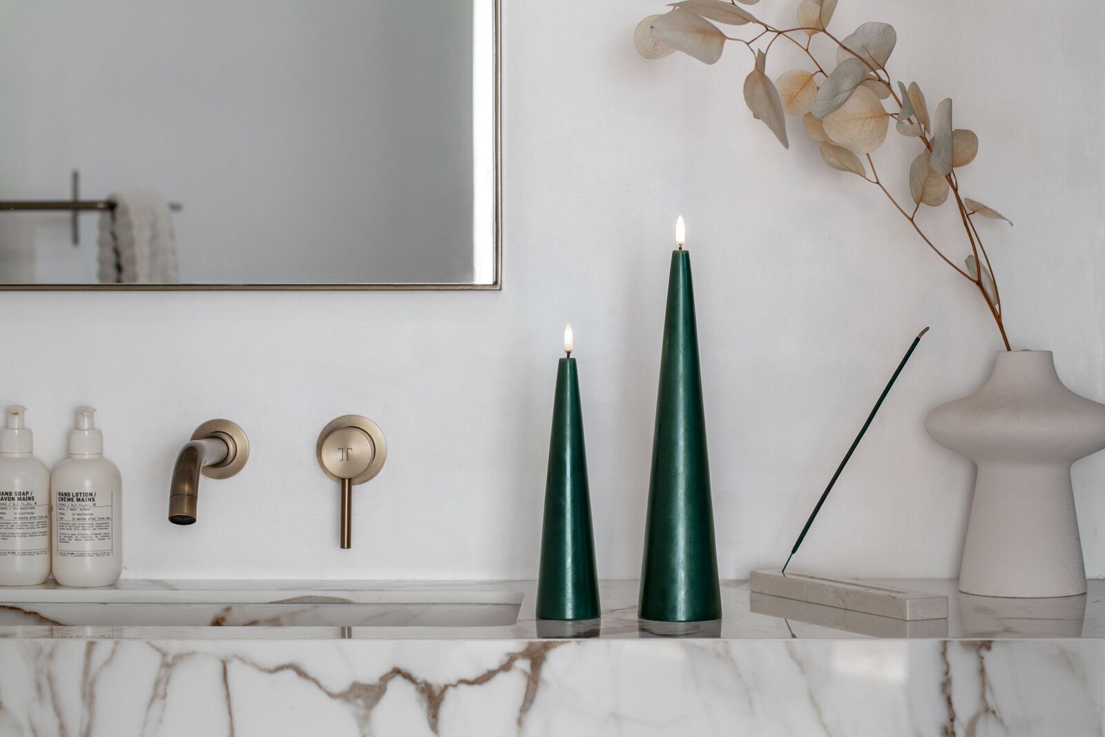Uyuni LED Cone Candle 21,5cm Pine Green